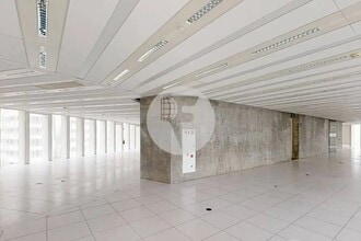 Plaça d'Ernest Lluch, 5, Barcelona, Barcelona for lease Interior Photo- Image 2 of 10