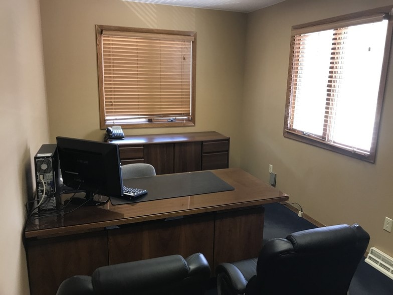 707 W 11th St, Sioux Falls, SD à louer - Photo du bâtiment - Image 2 de 29