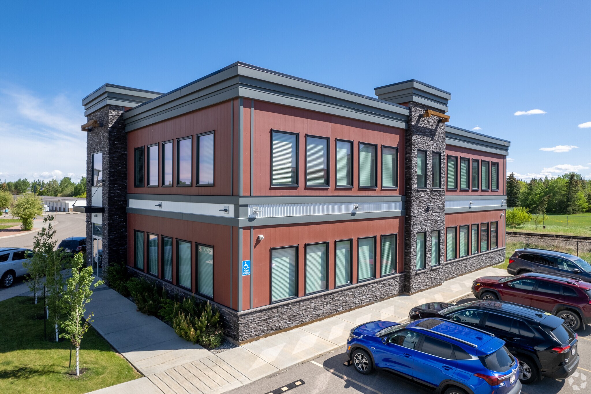 150 Edwards Way NW, Airdrie, AB for sale Primary Photo- Image 1 of 1