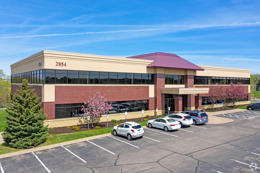 860 Blue Gentian Rd, Eagan, MN for lease - Building Photo - Image 1 of 38