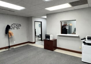 3200 Wake Forest Rd, Raleigh, NC à louer Photo intérieure- Image 2 de 2