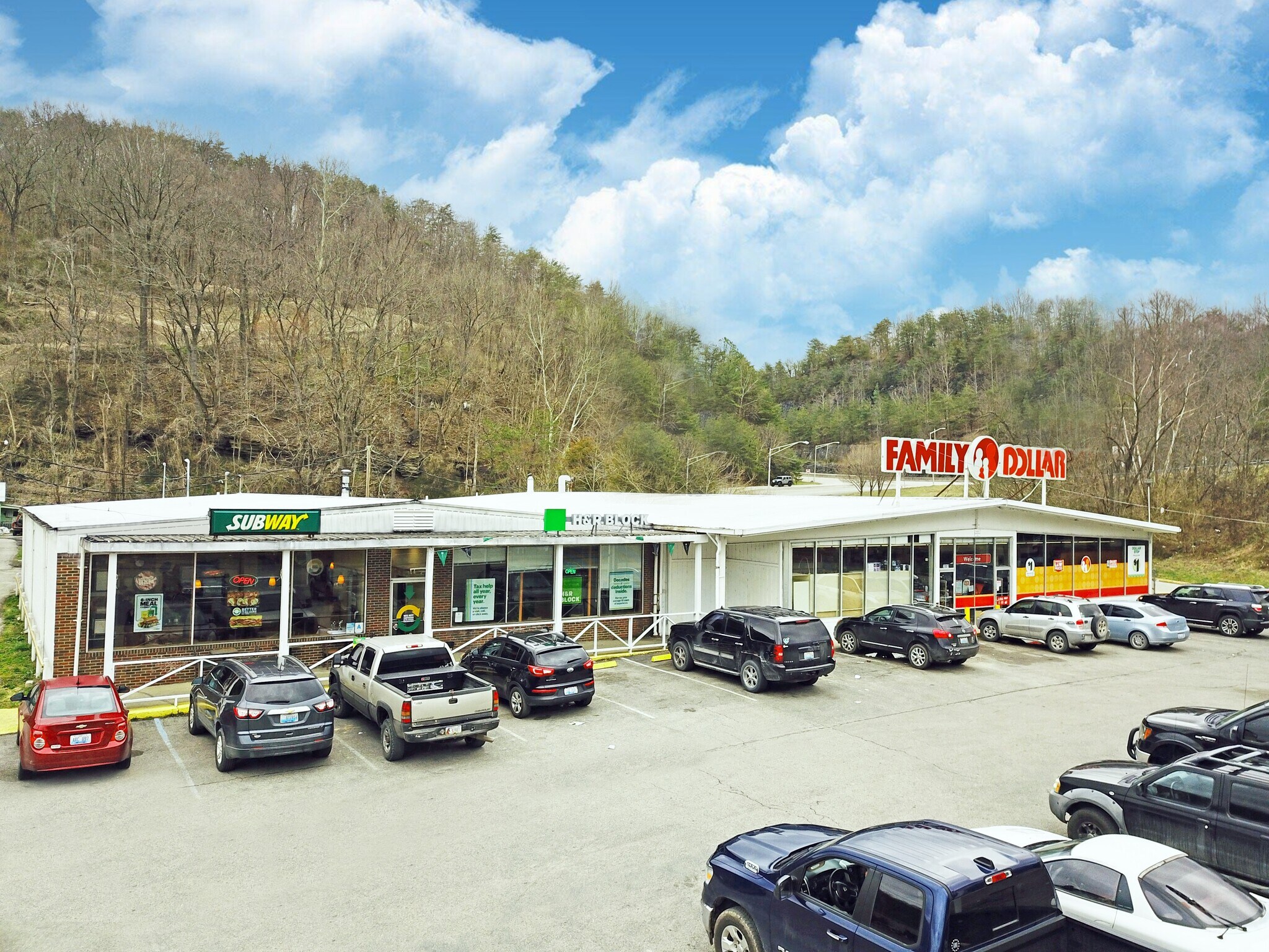 2007 E Main St, Cumberland, KY à vendre Photo du bâtiment- Image 1 de 8