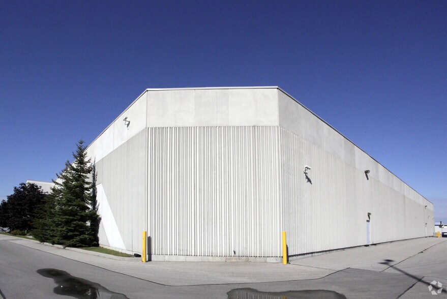 1165 Creditstone Rd, Vaughan, ON à louer - Photo du bâtiment - Image 2 de 2