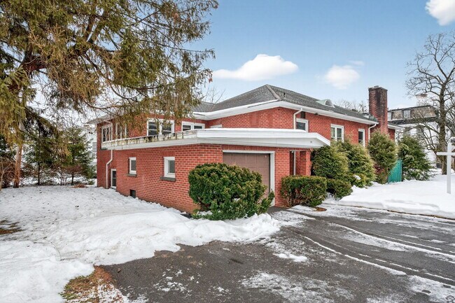 More details for 111 Maiden Ln, Kingston, NY - Office for Sale