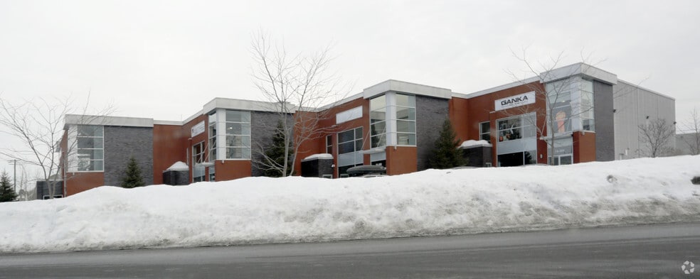 10 Rue Gaston-Dumoulin, Blainville, QC à louer - Photo du bâtiment - Image 2 de 36