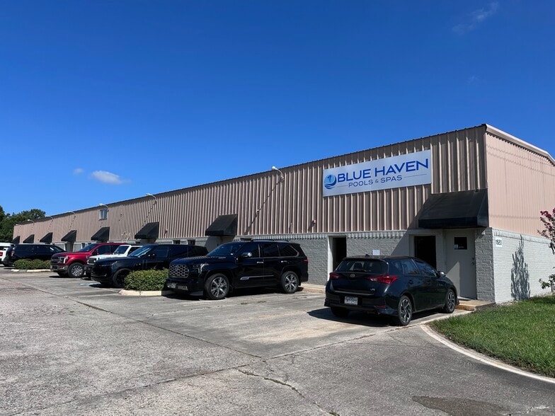 1520 S Major Dr, Beaumont, TX for lease - Building Photo - Image 2 of 4