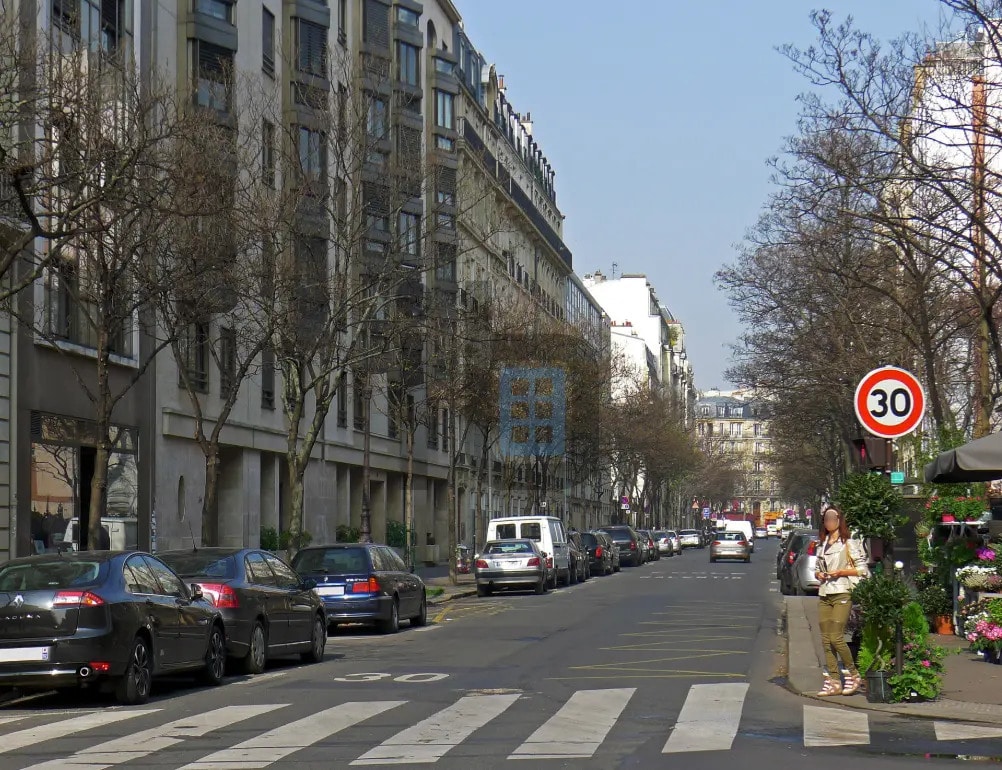 Retail in Paris for lease Building Photo- Image 1 of 4