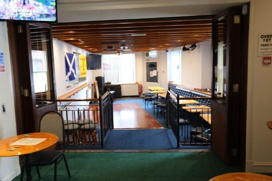 1-5 School Wynd, Kirriemuir à vendre - Photo du bâtiment - Image 2 de 3