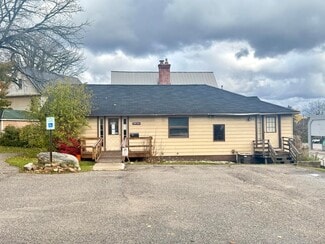 Plus de détails pour 1104 Ashmun St, Sault Sainte Marie, MI - Bureau à vendre