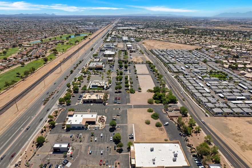 14130 W Mountain View Blvd, Surprise, AZ à vendre - Photo du bâtiment - Image 3 de 24