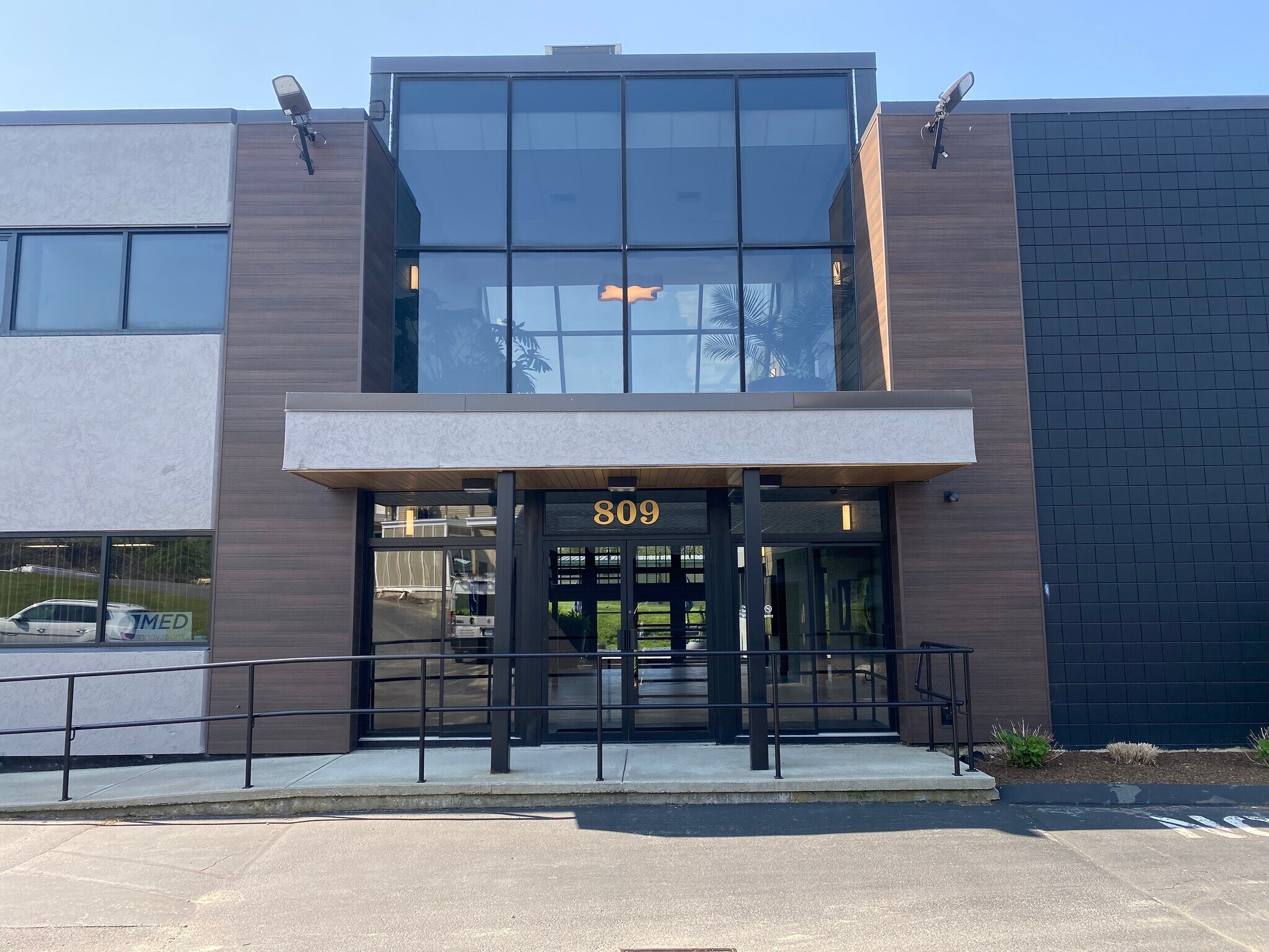 809 Aquidneck Ave, Middletown, RI for lease Building Photo- Image 1 of 6