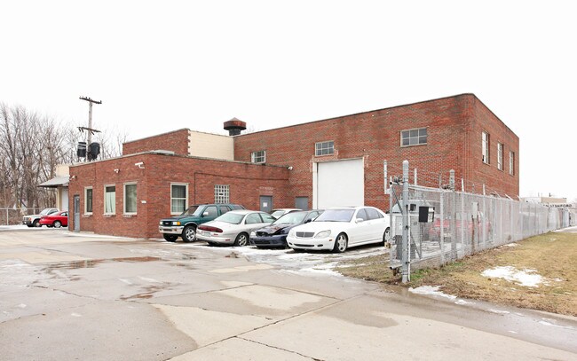 Plus de détails pour 1950 Bailey Rd, Dearborn, MI - Industriel à louer