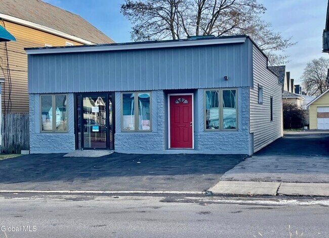 More details for 606 Michigan Ave, Schenectady, NY - Retail for Sale