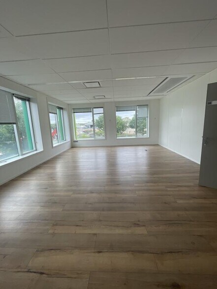 Bureau dans Nanterre à louer - Photo intérieure - Image 2 de 21