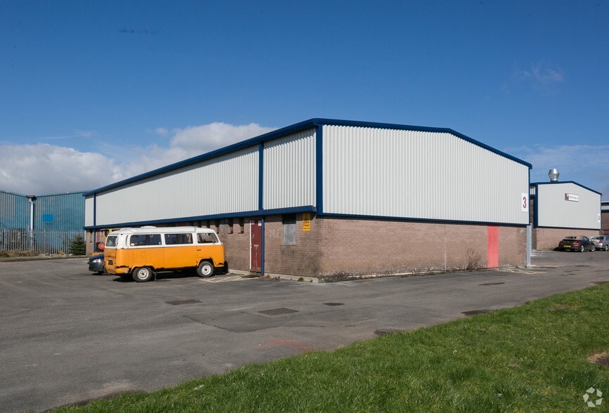 Newlands Ave, Bridgend for lease - Building Photo - Image 2 of 2
