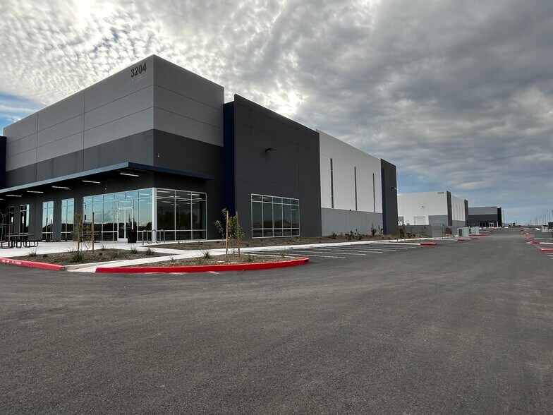 NWC Elliot Rd & Signal Butte Rd, Mesa, AZ à louer - Photo du bâtiment - Image 2 de 13