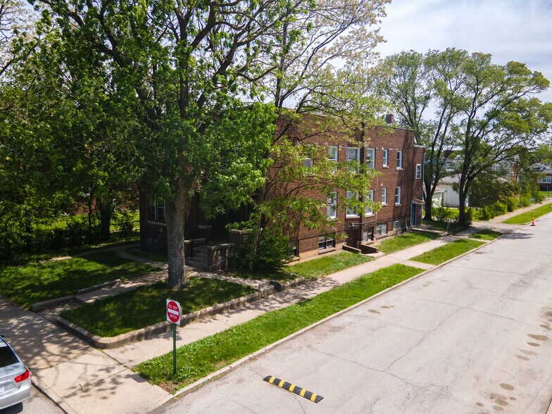 11 157th St, Calumet City, IL à vendre - Photo du bâtiment - Image 2 de 14