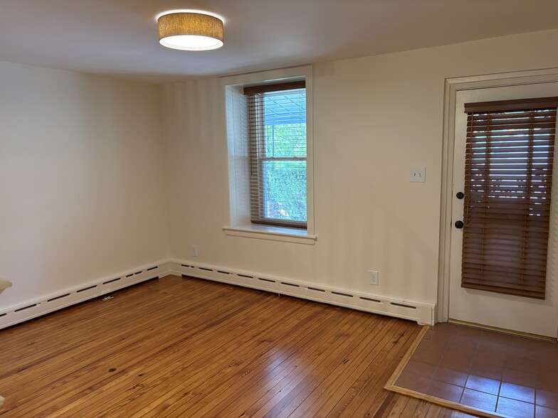 7719 Germantown Ave, Philadelphia, PA for lease - Building Photo - Image 3 of 17