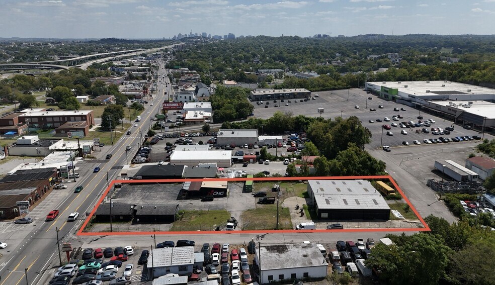 5915 Charlotte Pike, Nashville, TN à vendre - Photo du bâtiment - Image 2 de 4