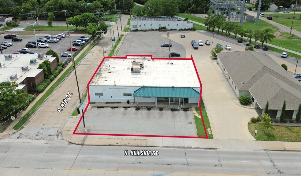 907 N Hillside, Wichita, KS à louer - Photo du bâtiment - Image 1 de 3