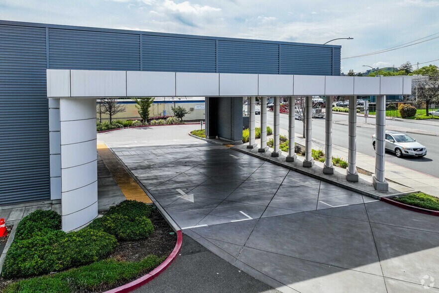 2860 N Main St, Walnut Creek, CA à vendre - Photo du bâtiment - Image 3 de 6