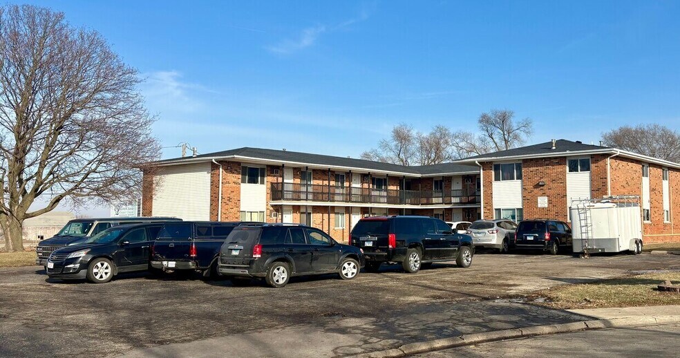 210-280 Tedmark Ct - 58 Units portefeuille de 7 propriétés à vendre sur LoopNet.ca - Photo du bâtiment - Image 3 de 23