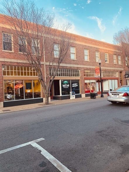 200-208 E Washington St, Suffolk, VA for sale - Building Photo - Image 2 of 13