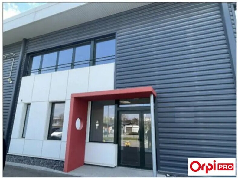 Flex dans Saint-Quentin-Fallavier à louer - Photo du bâtiment - Image 1 de 6