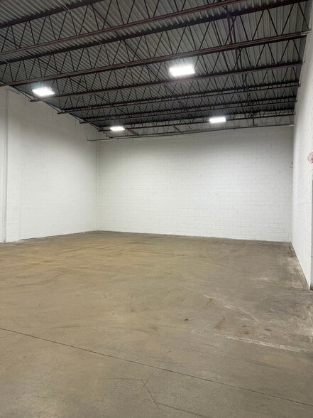 1249 N Quebec St, Allentown, PA for lease - Building Photo - Image 3 of 6