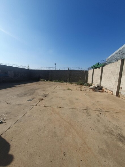 Industrial in SEVILLA, Sevilla for lease - Primary Photo - Image 2 of 9