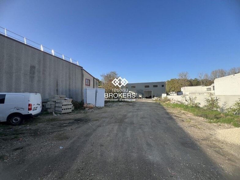Flex in Bondoufle for lease - Construction Photo - Image 3 of 7