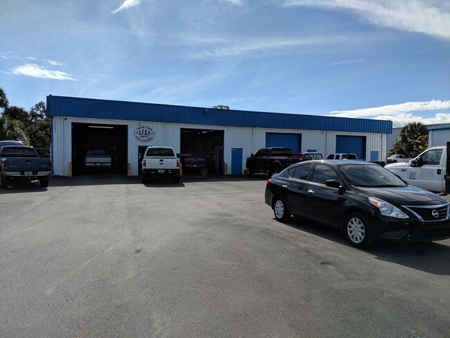 Plus de détails pour 1501-1503 Lake Dr, Cocoa, FL - Industriel à vendre