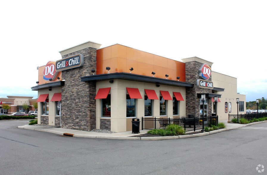 130 Marketplace Blvd, Hamilton, NJ for lease - Building Photo - Image 2 of 22