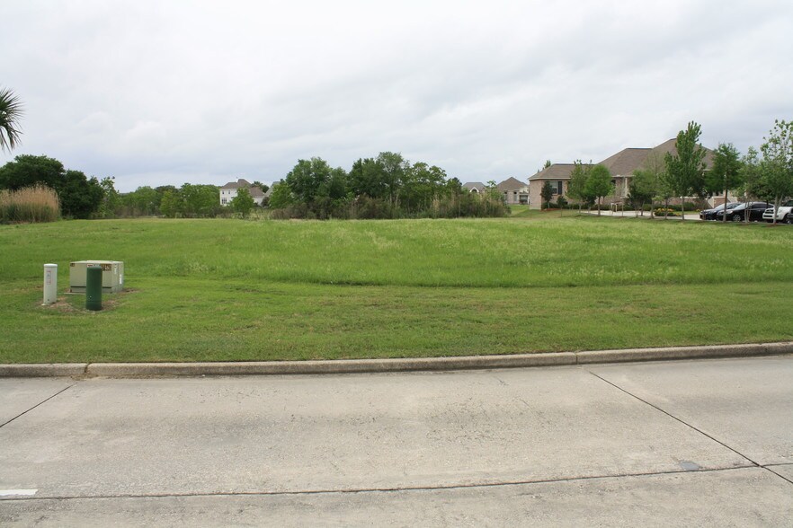 Oak Harbor Blvd, Slidell, LA à vendre - Photo du bâtiment - Image 3 de 8