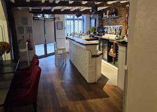 14 Maiden St, Barnstaple for lease Interior Photo- Image 1 of 7