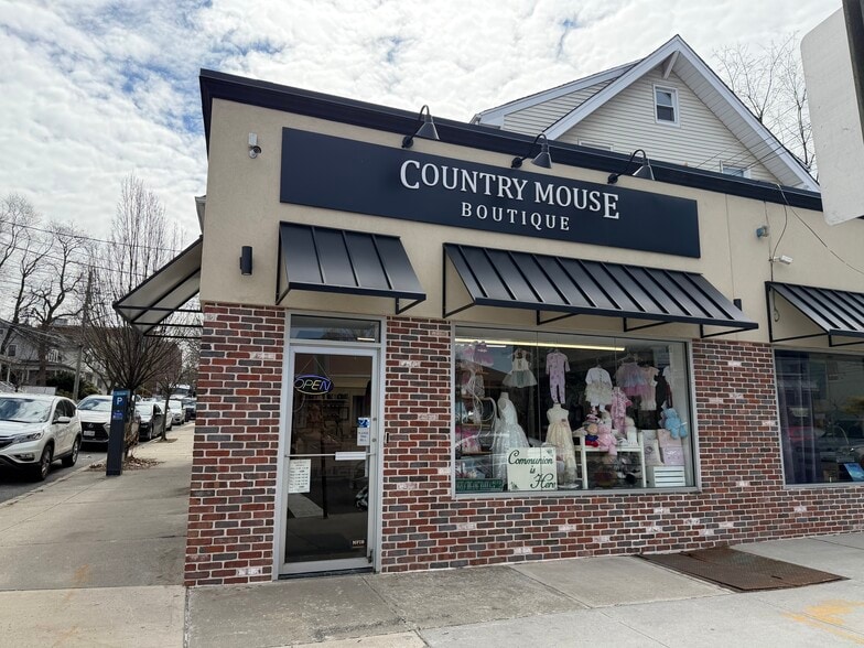 570-572 Forest Ave, Staten Island, NY for lease - Building Photo - Image 2 of 3