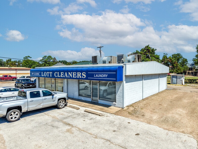 408 W Moore Ave, Terrell, TX for sale - Building Photo - Image 3 of 19