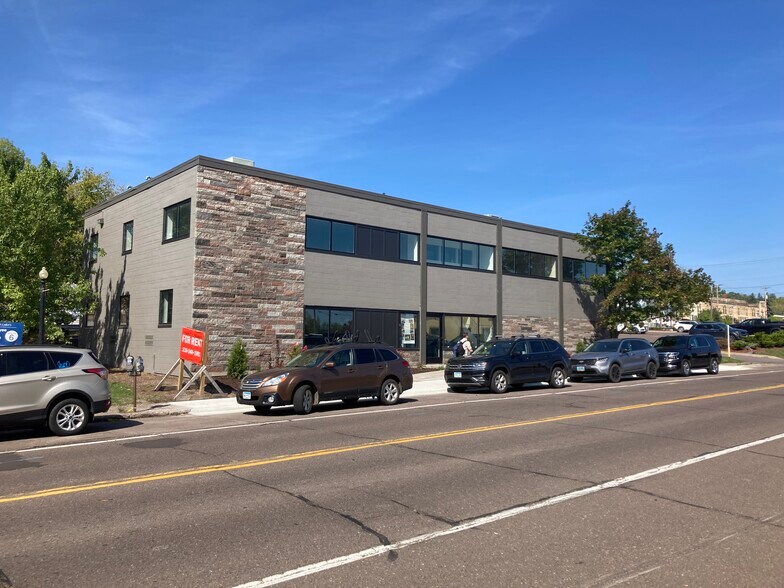 1105 E Superior St, Duluth, MN for lease - Building Photo - Image 2 of 26
