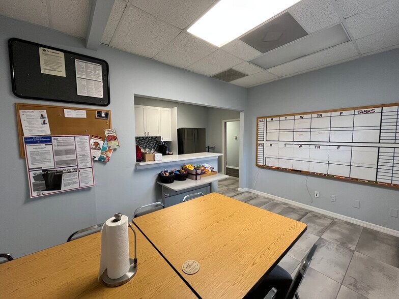 12750 Commonwealth Dr, Fort Myers, FL for sale - Interior Photo - Image 3 of 5