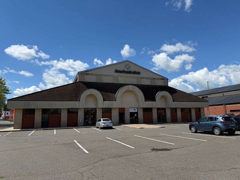 97-101 South St, West Hartford, CT à louer - Photo du bâtiment - Image 3 de 3