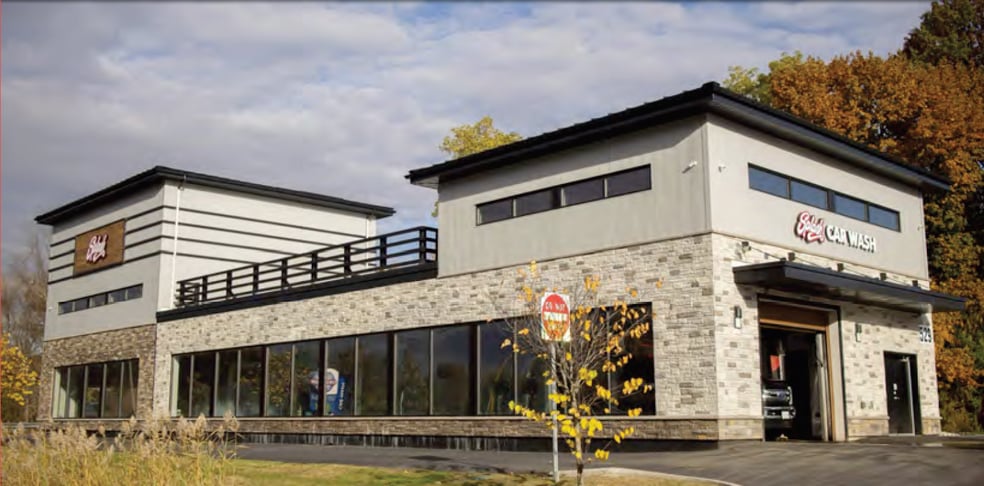 3064 Jericho Tpke, East Northport, NY à vendre - Photo du bâtiment - Image 2 de 3