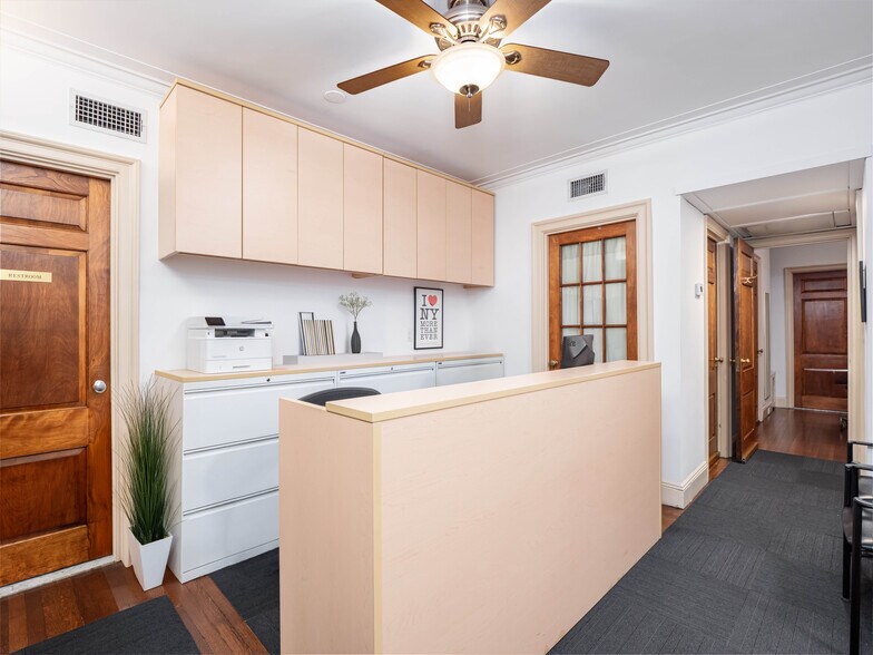 133 E 80th St, New York, NY à vendre - Photo du bâtiment - Image 2 de 7