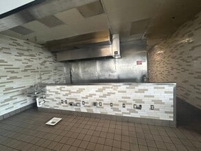 4600 Shelbyville Rd, Louisville, KY à louer Photo intérieure- Image 1 de 8