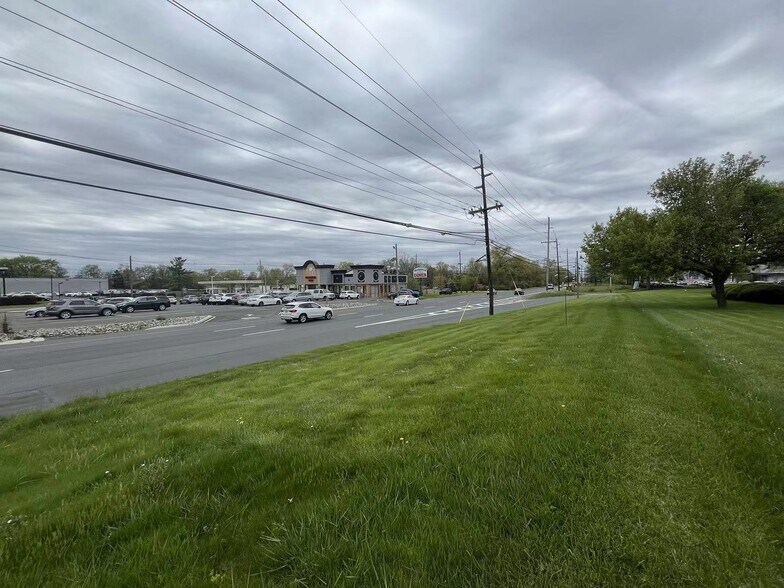 1251 US 22, Bridgewater, NJ à louer - Photo du bâtiment - Image 1 de 37