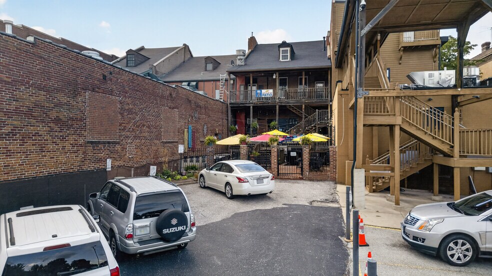 138 N Main St, Saint Charles, MO à vendre - Photo du bâtiment - Image 3 de 9