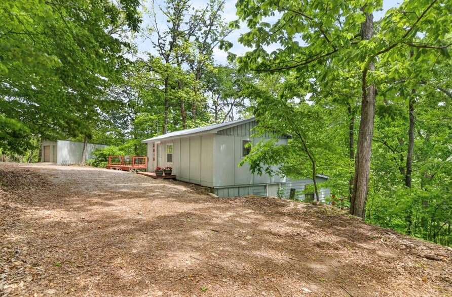 8045 Sarah Thomas Rd, Silver Point, TN for sale - Building Photo - Image 3 of 35