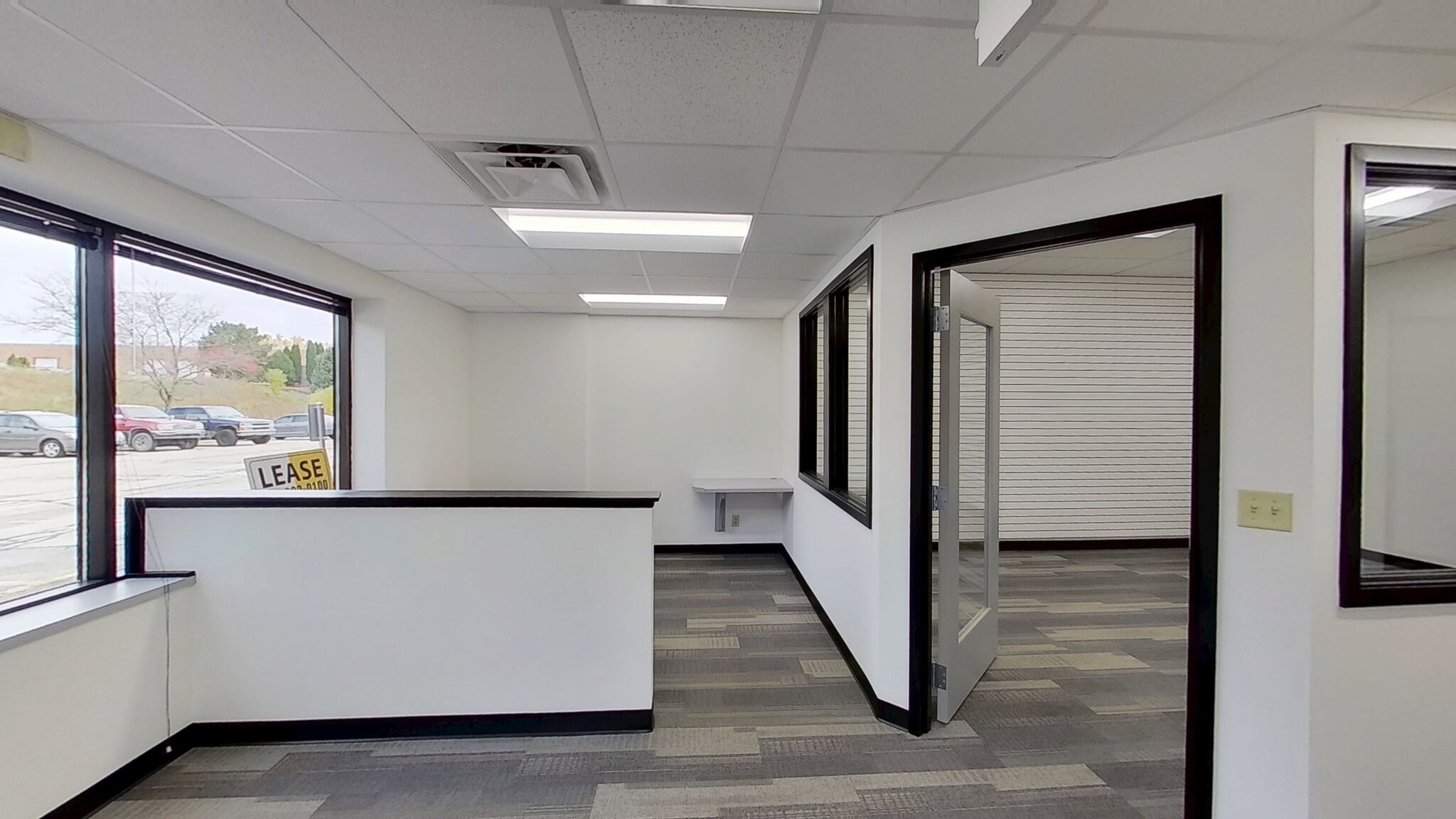 2000 Pewaukee Rd, Waukesha, WI for lease Interior Photo- Image 1 of 7