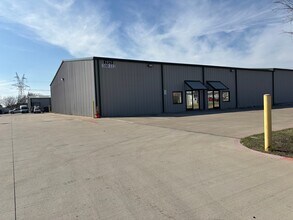 1919 Golden Heights Rd, Fort Worth, TX à louer Photo du bâtiment- Image 1 de 8