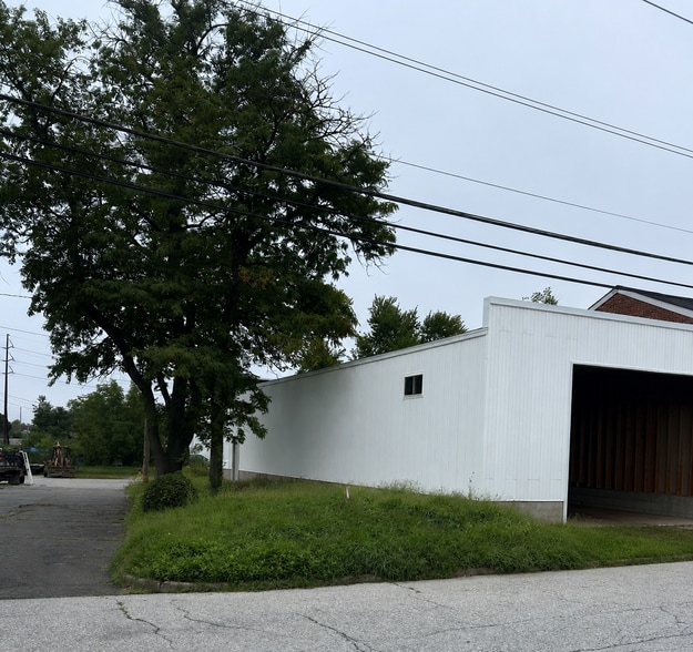 832 S. Claymont St, Wilmington, DE for lease - Primary Photo - Image 1 of 4