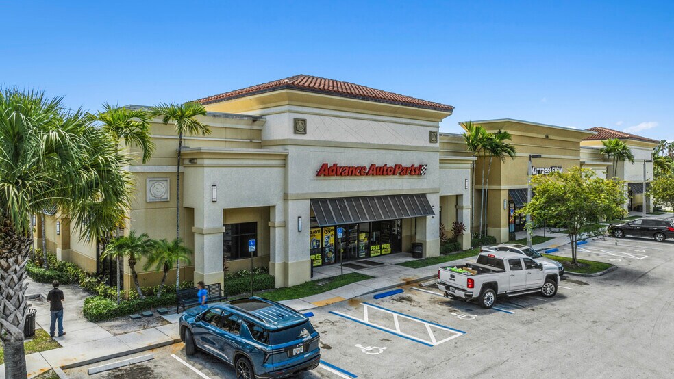 5900 S State Road 7, Lake Worth, FL à louer - Photo du bâtiment - Image 3 de 6